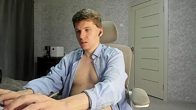 Snapshot of Bananas_dick chatting on 06-26-26, 12:09 Bananas dick online show from 06-26-26, 12:09