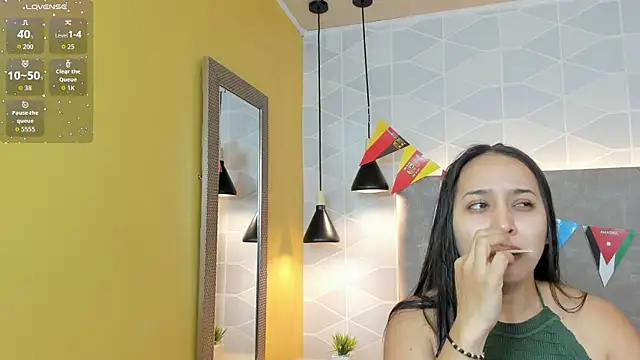 Snapshot of Sammy_Fit_ chatting on 06-23-26, 12:25 Sammy Fit online show from 06-23-26, 12:25