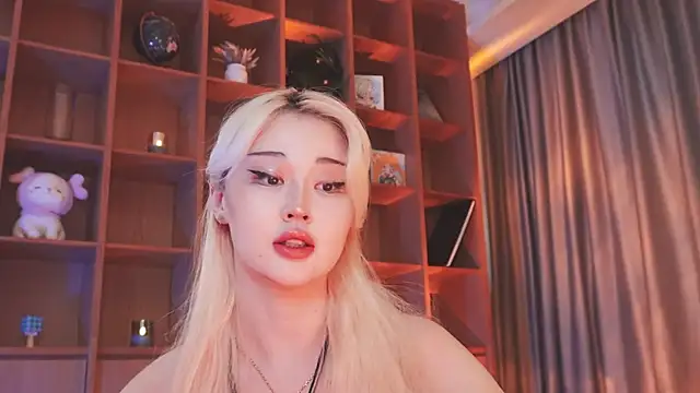 hyun chia online show from 11-04-25, 01:38