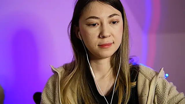 chibi moon  online show from 01-18-25, 08:09