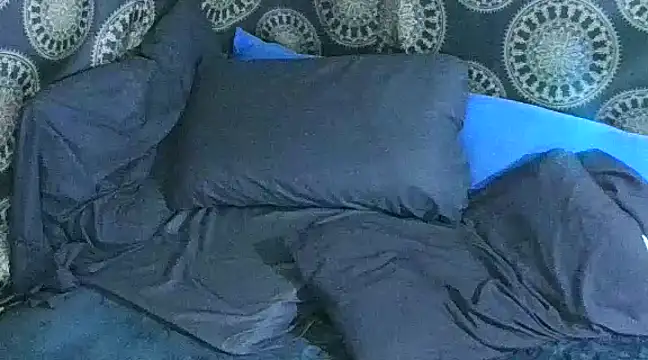 Snapshot of LunaRai chatting on 12-24-24, 02:21 LunaRai online show from 12-24-24, 02:21