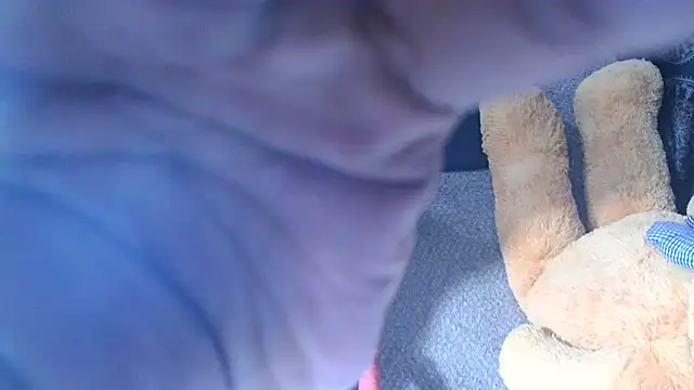 Snapshot of LunaRai chatting on 02-04-25, 03:33 LunaRai online show from 02-04-25, 03:33