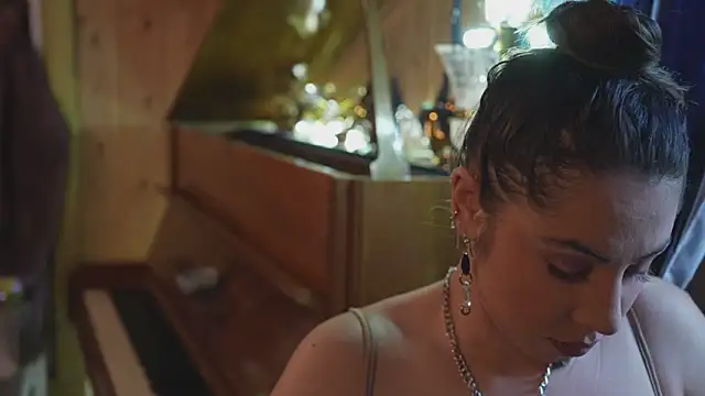 VanessaDoyle online show from 10-27-25, 08:18