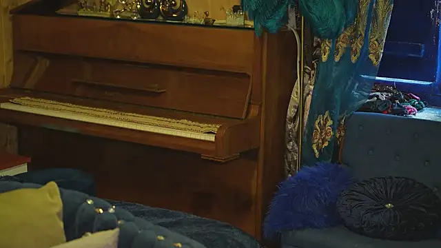 VanessaDoyle online show from 03-28-26, 01:54