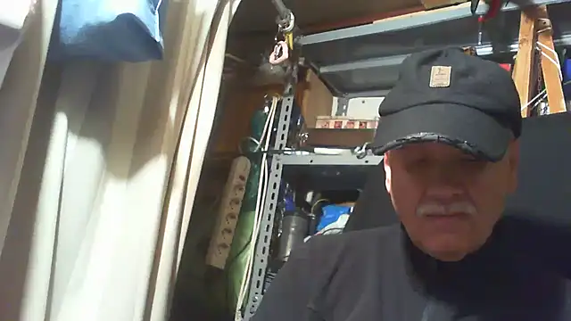 nonnomaturobisex online show from 10-13-25, 08:14