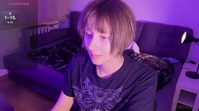 Snapshot of mothkink chatting on 12-19-25, 06:59 mothkink online show from 12-19-25, 06:59