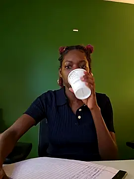 oliviaprettypussy online show from 03-18-26, 02:31