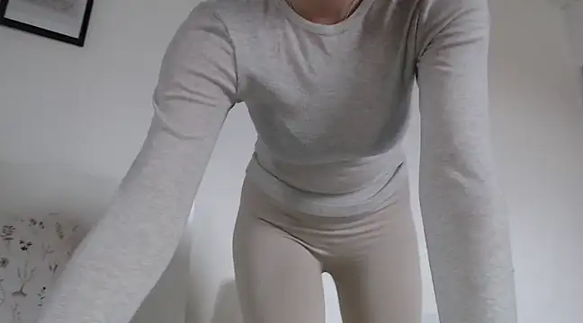 Snapshot of ocean_eyess_ chatting on 02-24-25, 02:15 ocean eyess online show from 02-24-25, 02:15