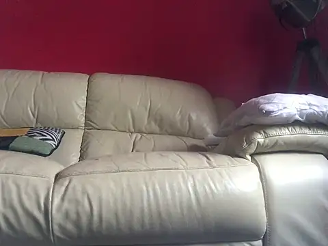 louh261 online show from 10-22-25, 07:52