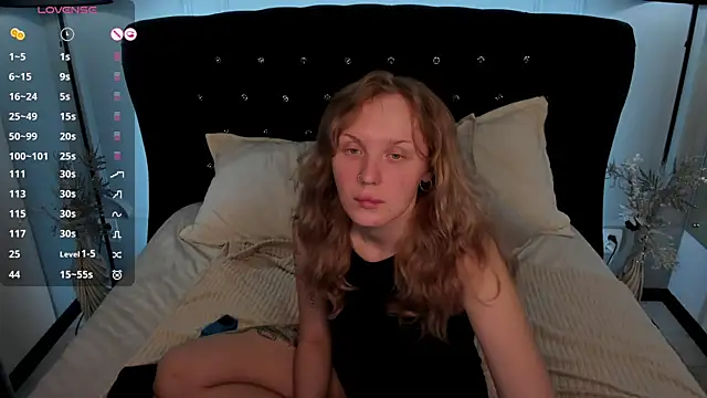 LianaFord online show from 01-28-25, 03:04