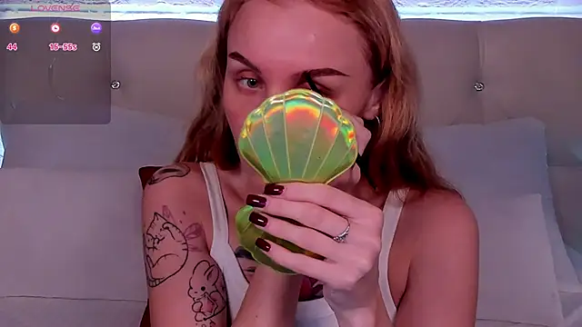 LianaFord online show from 11-26-25, 11:06