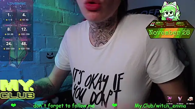 Witch Emma online show from 11-28-25, 03:58