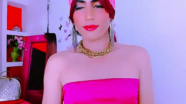 Snapshot of priscilahotker chatting on 01-23-25, 07:00 priscilahotker online show from 01-23-25, 07:00