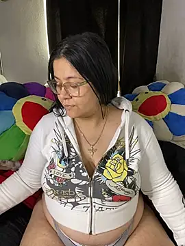 Snapshot of MsConejitaa chatting on 06-27-26, 04:12 MsConejitaa online show from 06-27-26, 04:12