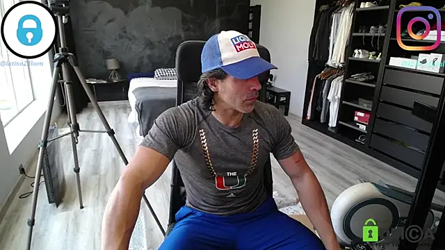 samricci21 online show from 03-26-26, 12:00