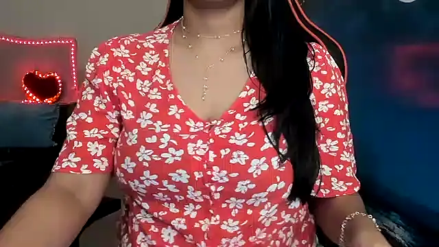 Snapshot of South_indian_tickly chatting on 01-26-25, 06:16 South indian tickly online show from 01-26-25, 06:16