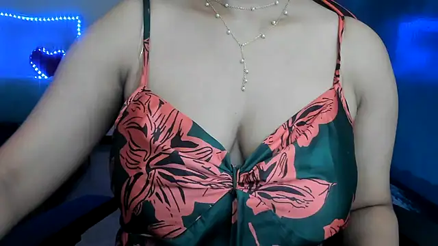 Snapshot of South_indian_tickly chatting on 02-08-25, 02:49 South indian tickly online show from 02-08-25, 02:49