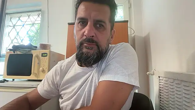 Snapshot of TigerOne19 chatting on 07-12-26, 05:31 TigerOne19 online show from 07-12-26, 05:31