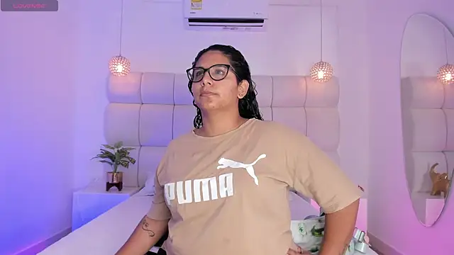 DanielleEvans  online show from 11-16-25, 11:27