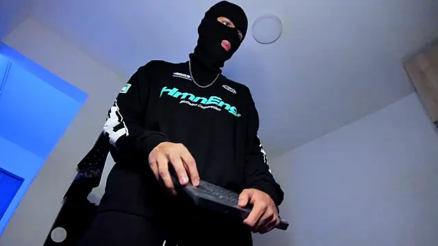 Samuel Suarez online show from 11-14-25, 02:54