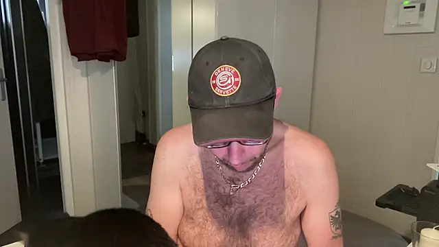 Snapshot of FABIOGLASSES chatting on 09-15-25, 05:24 FABIOGLASSES online show from 09-15-25, 05:24