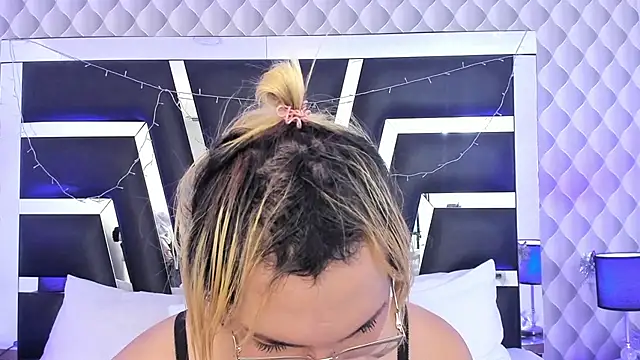 Snapshot of katya_kozlov chatting on 03-17-25, 06:40 katya kozlov online show from 03-17-25, 06:40