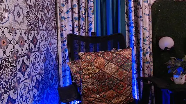 Snapshot of The_Divine_Love chatting on 04-19-26, 07:16 The Divine Love online show from 04-19-26, 07:16