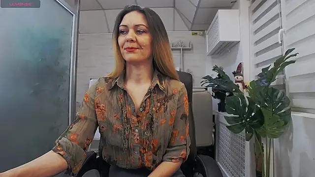 EllaMilf  online show from 12-12-24, 01:28