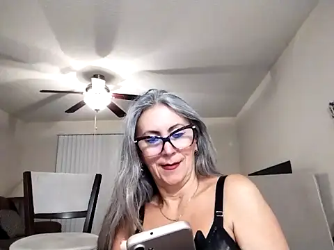 EvaRobinson online show from 02-13-25, 12:02