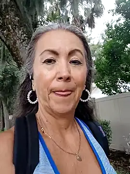 EvaRobinson online show from 10-10-25, 03:33