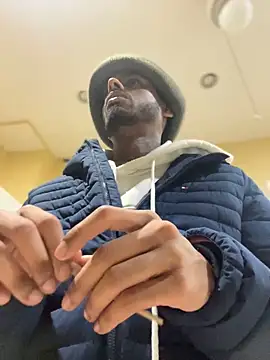 Snapshot of dingoding chatting on 02-19-25, 06:11 dingoding online show from 02-19-25, 06:11