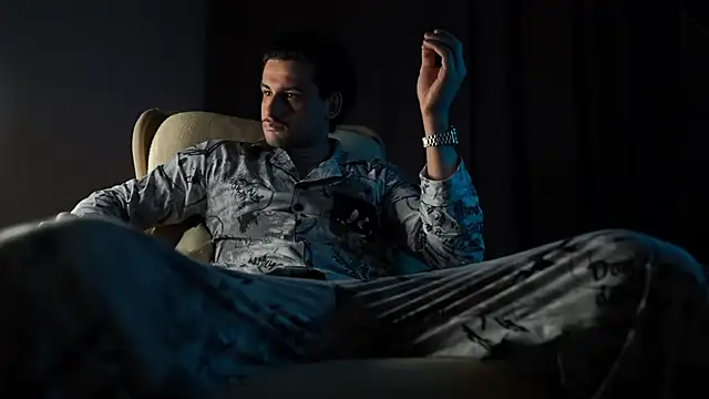 Keen   Luckystrike online show from 02-05-25, 10:01