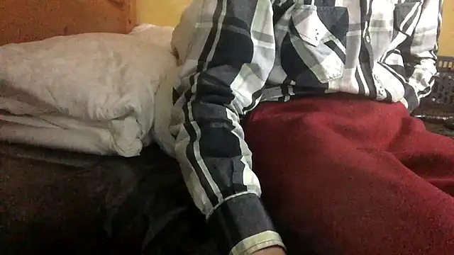 Snapshot of ThatGuyNextDoor1992 chatting on 02-25-25, 06:58 ThatGuyNextDoor1992 online show from 02-25-25, 06:58