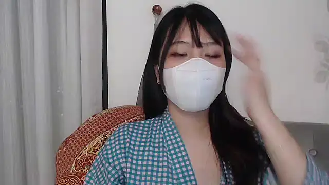 Snapshot of Onee-Chew chatting on 12-19-24, 08:55 Onee-Chew online show from 12-19-24, 08:55