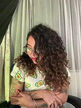 Snapshot of Samantha_Bernardo chatting on 02-07-26, 03:10 Samantha Bernardo online show from 02-07-26, 03:10