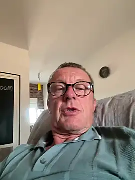 Snapshot of kempsilk chatting on 06-11-26, 05:22 kempsilk online show from 06-11-26, 05:22