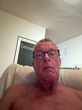 Snapshot of kempsilk chatting on 06-27-26, 08:03 kempsilk online show from 06-27-26, 08:03