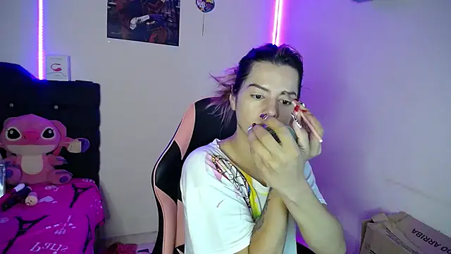 yuliana 19 online show from 10-06-25, 09:51