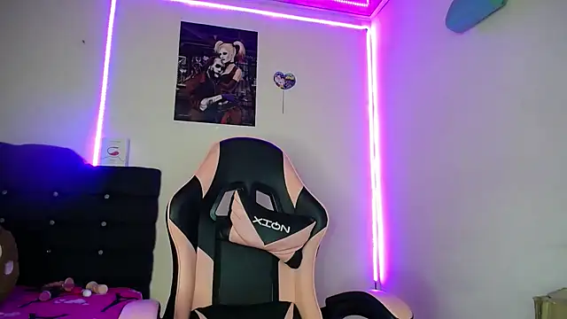 yuliana 19 online show from 10-14-25, 11:11