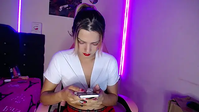 yuliana 19 online show from 10-18-25, 02:40