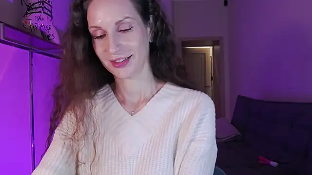 Snapshot of Mila_Anders chatting on 10-05-25, 04:44 Mila Anders online show from 10-05-25, 04:44