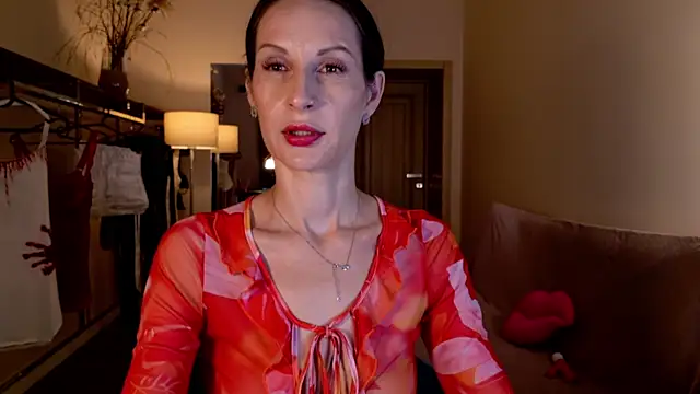 Snapshot of Mila_Anders chatting on 10-21-25, 04:46 Mila Anders online show from 10-21-25, 04:46