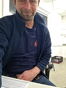 Snapshot of Mjn34 chatting on 01-14-25, 07:06 Mjn34 online show from 01-14-25, 07:06