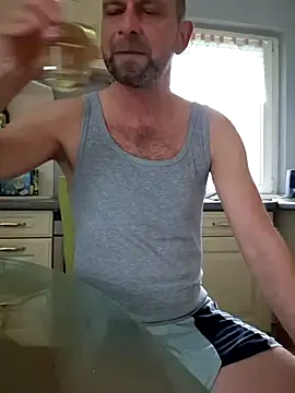 Snapshot of Mjn34 chatting on 01-30-25, 08:43 Mjn34 online show from 01-30-25, 08:43