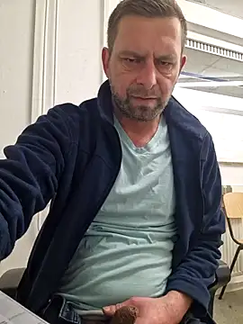 Snapshot of Mjn34 chatting on 02-21-25, 06:51 Mjn34 online show from 02-21-25, 06:51