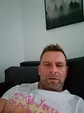 Snapshot of Mjn34 chatting on 10-01-25, 05:46 Mjn34 online show from 10-01-25, 05:46