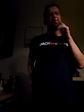 Snapshot of Mjn34 chatting on 10-08-25, 05:49 Mjn34 online show from 10-08-25, 05:49