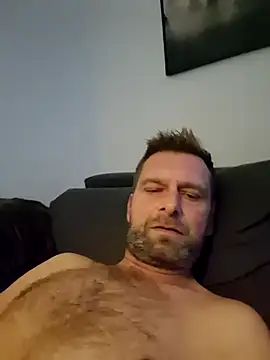 Snapshot of Mjn34 chatting on 10-14-25, 06:03 Mjn34 online show from 10-14-25, 06:03