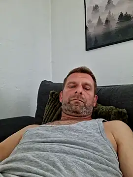 Snapshot of Mjn34 chatting on 08-07-26, 01:57 Mjn34 online show from 08-07-26, 01:57