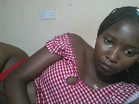 Snapshot of sexyjanett chatting on 10-20-25, 07:47 sexyjanett online show from 10-20-25, 07:47